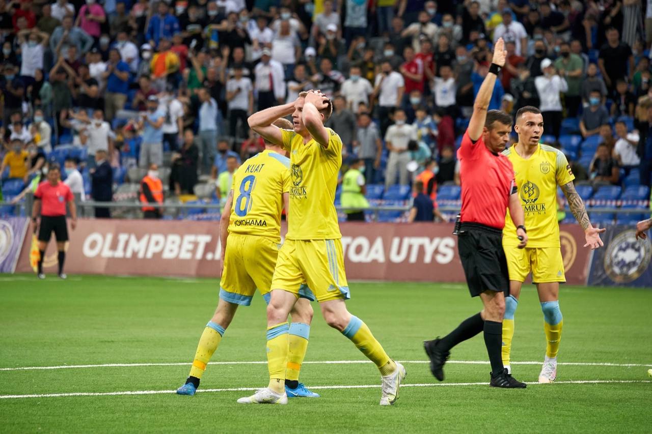 Беспредел! «Астана» покинула поле в концовке первого тайма матча с «Кайратом»